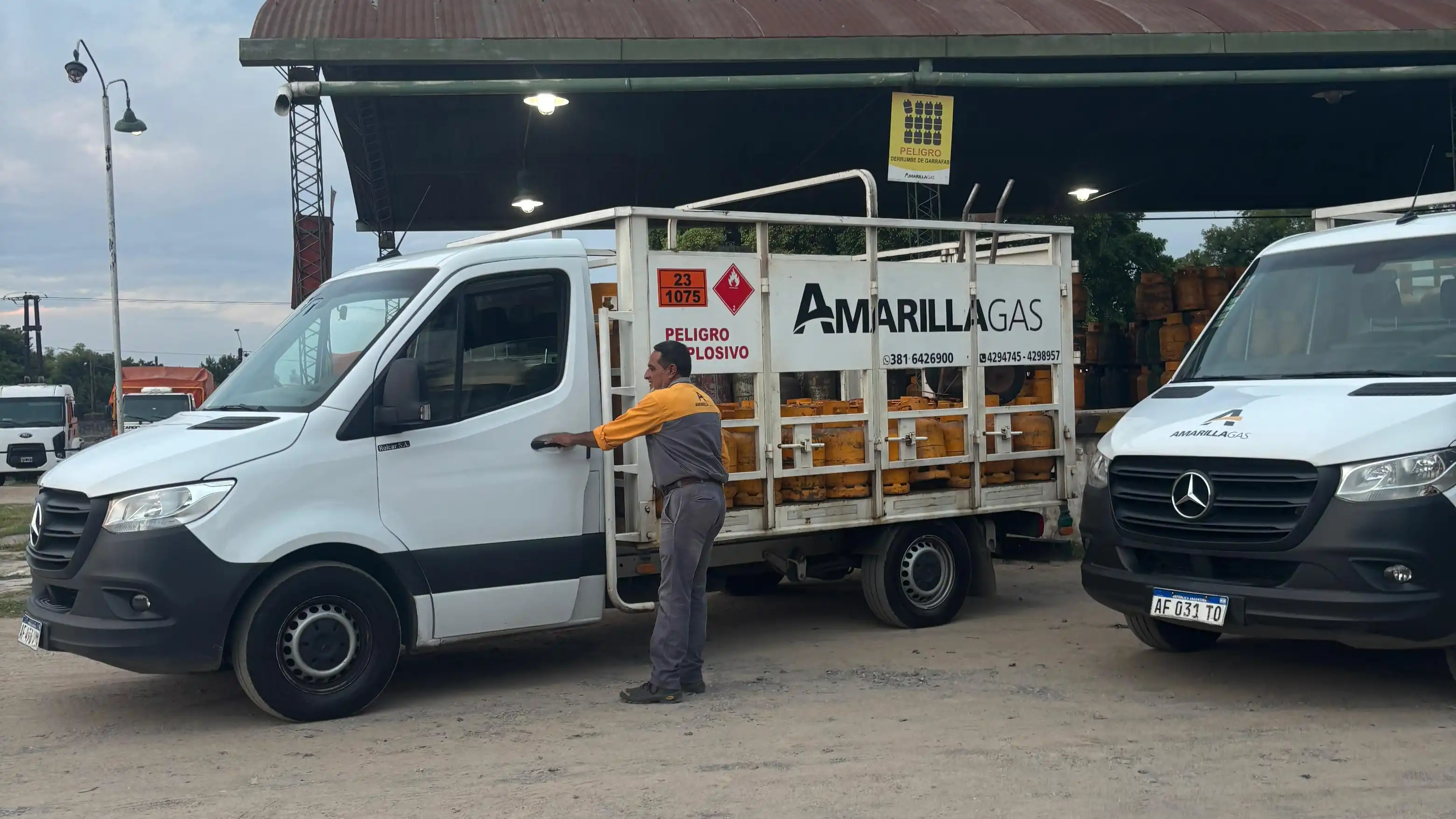 Camiones de distribución en San Miguel de Tucumán